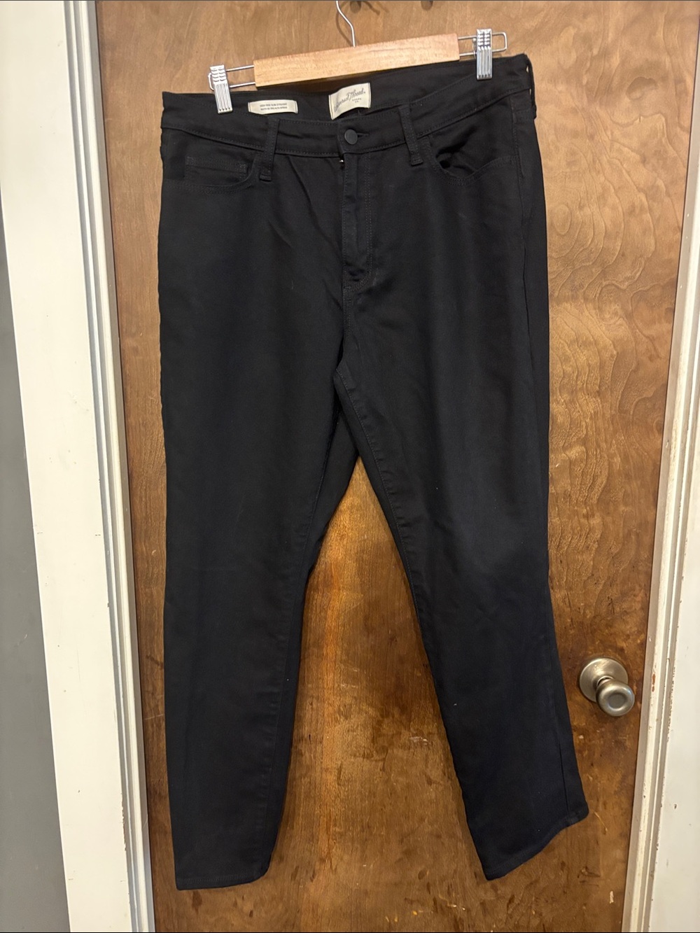 Universal Thread Women's Black Straight Leg Jeans